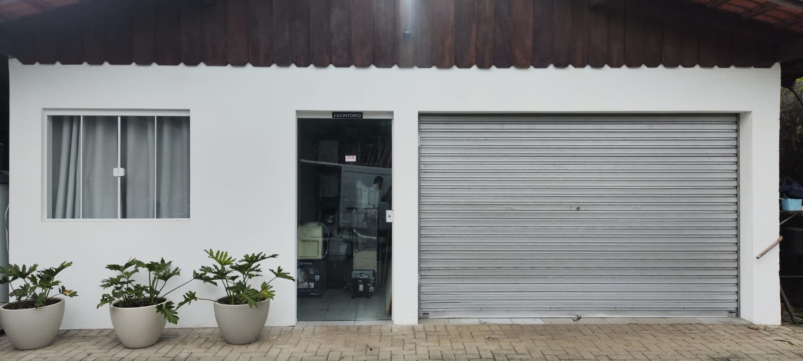 Fachada da JGS Refrigeração no bairro Água Verde, em Blumenau